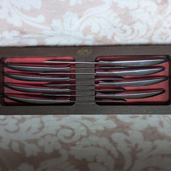SET OF 8 VINTAGE USA CARVEL HALL MID CENTURY STEAK KNIVES STAINLESS STEEL In Box - Picture 1 of 8
